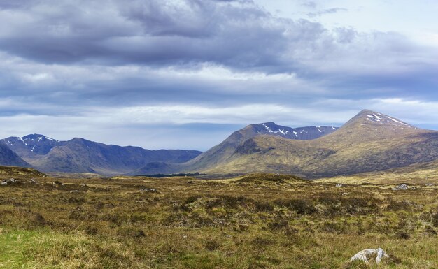 Paesaggio panoramico da glen coe in estate scozia