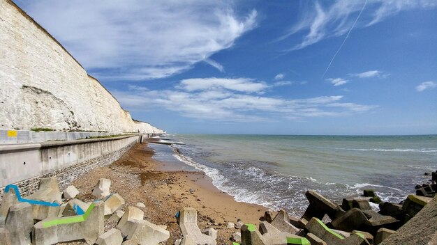 Foto vista panoramica della spiaggia contro il cielo