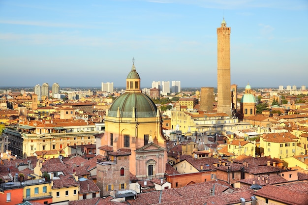 イタリア、ボローニャのパノラマビュー