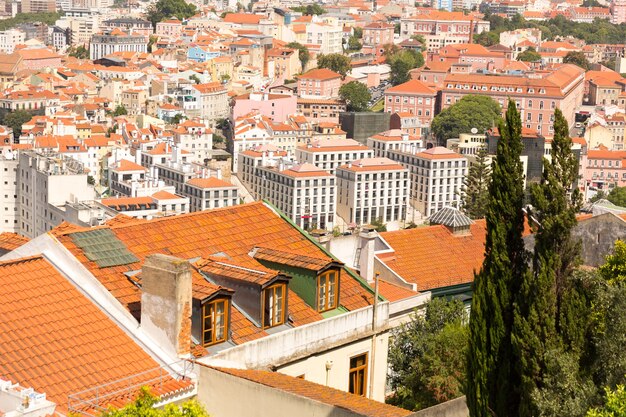 Панорамный вид на крыши европейского города, Португалия