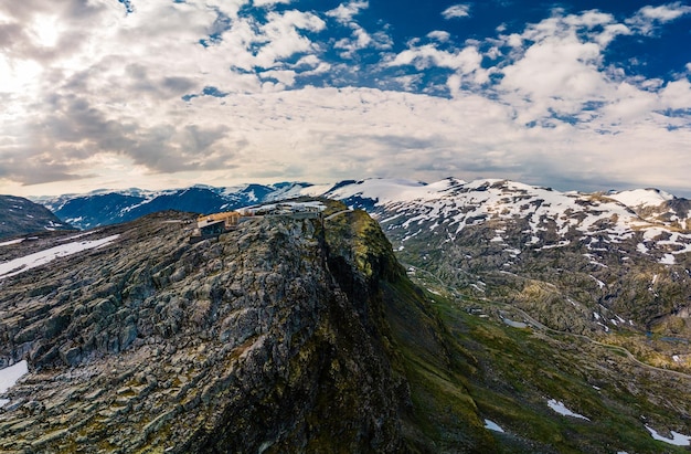 Geirangerfjord와 산 Dalsnibba 관점 노르웨이의 탁 트인 전망