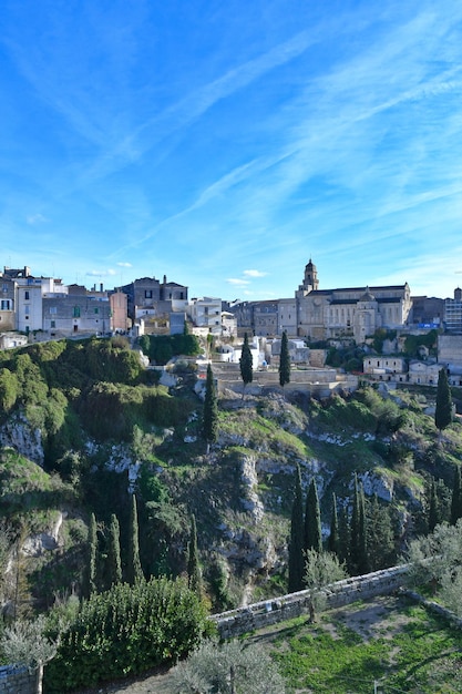 Панорамный вид на Гравину, небольшой город в Апулии в Италии