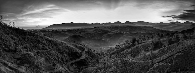 Photo panoramic view of landscape and mountains against sky