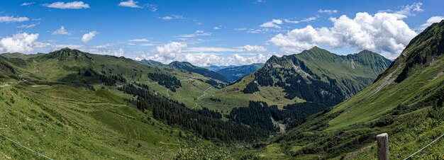 Photo panoramic view of landscape and mountains against sky