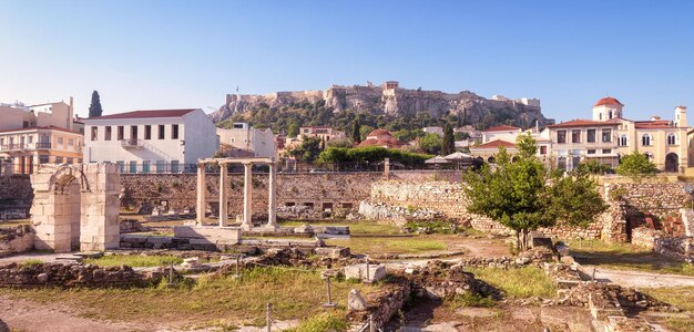 ハドリアヌス アテネ ギリシャの図書館のパノラマ ビュー