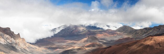 Photo panoramic view of majestic mountains against sky