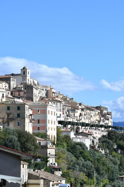 Photo panoramic view of monte san biagio a medieval village in the mountains of lazio italy