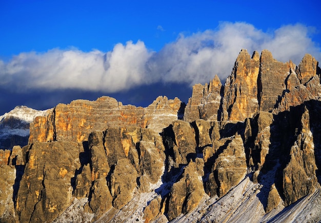 Foto vista panoramica delle montagne contro il cielo