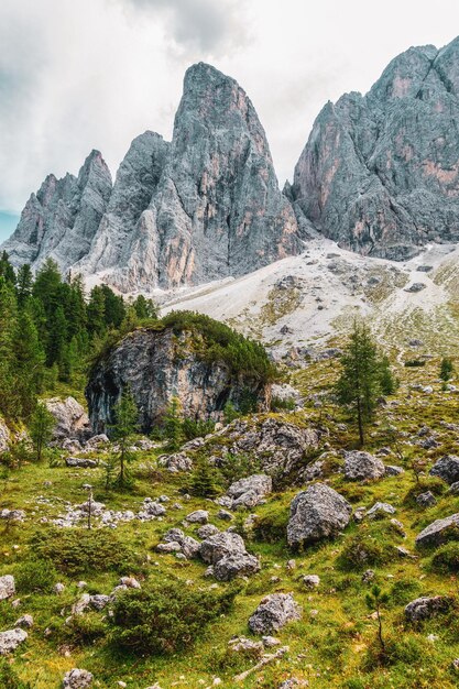 Photo panoramic view of the odle mountain peaks italy adolf munkel way