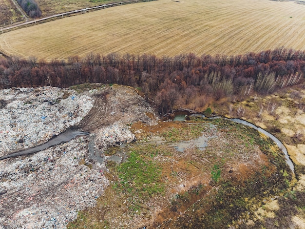 Фото Панорамный вид на поврежденный ландшафт