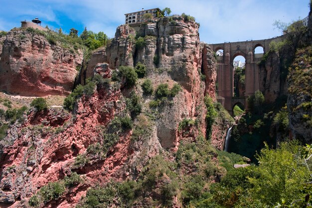 写真 スペインのロンダの峡谷と橋のパノラマビュー