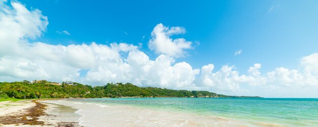 写真 空と対照的に海のパノラマ景色