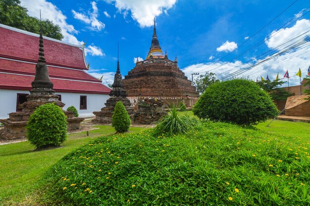 写真 建物 の 背後 に ある 寺院 の パノラマ 景色