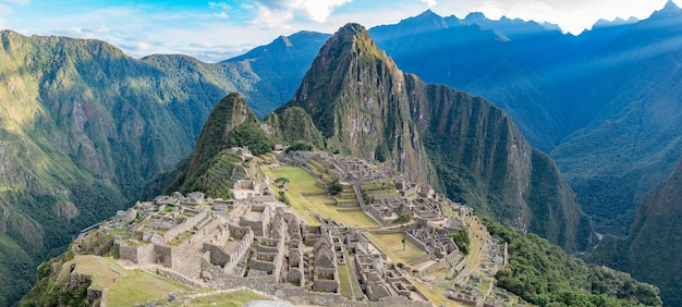 Photo panoramic view of old ruins at machu picchu