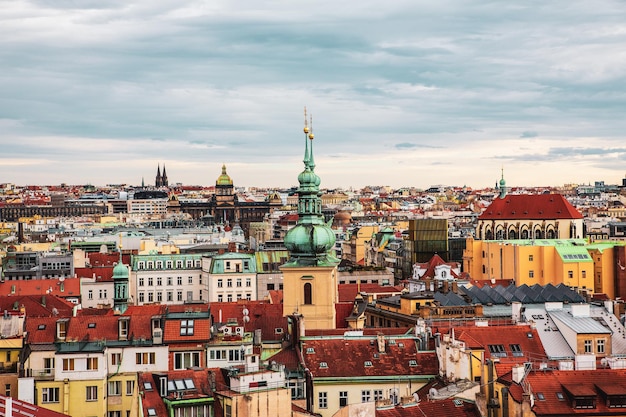 Foto vista panoramica della città vecchia di praga