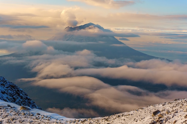 Vista panoramica del vulcano popocatepetl in messico