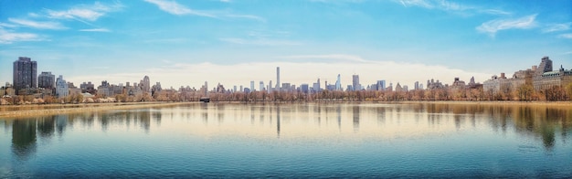 Photo panoramic view of river and buildings against sky