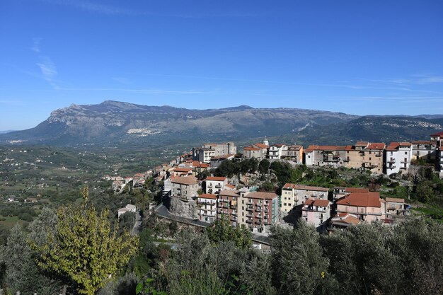 Photo panoramic view of roccadaspide a small village in the mountains of the province of salerno italy