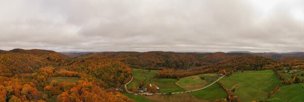 Photo panoramic view of a rural farm in autumn in vermont