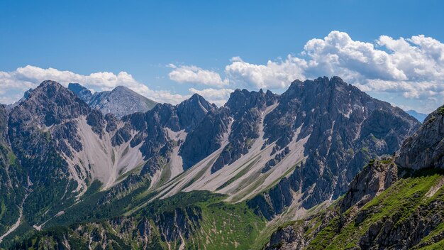 Vista panoramica del seefelder joch nella regione del karwendel