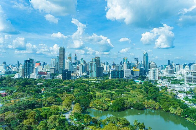 Photo panoramic view of trees and buildings against sky