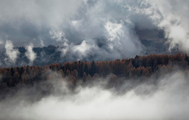 Photo panoramic view of waterfall against sky in dolomites mountains