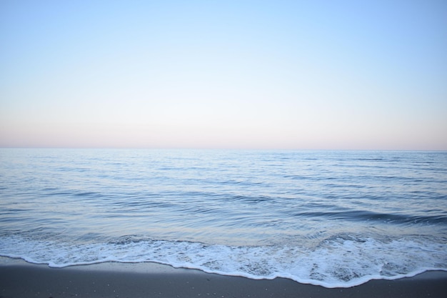 Viste panoramiche dall'alba sulla costa