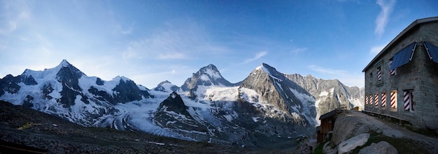 Panoramisch berglandschap chalet