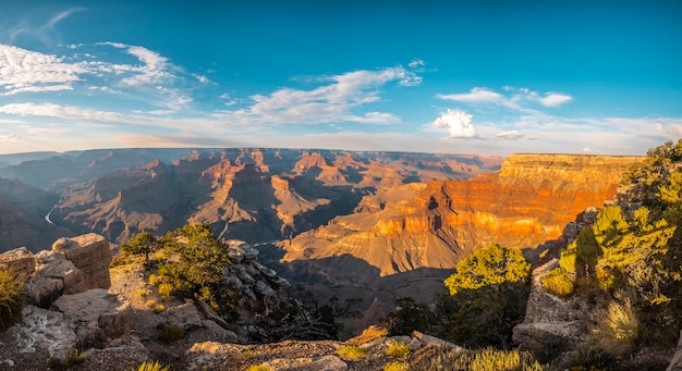 Panoramisch bij zonsondergang op het Powell Point van de Grand Canyon. Arizona