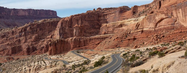 Panoramisch landschapsbeeld van de rode rotskloof