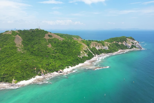 Panoramisch luchtfoto van Koh Lan eiland Thailand in een zomerdag