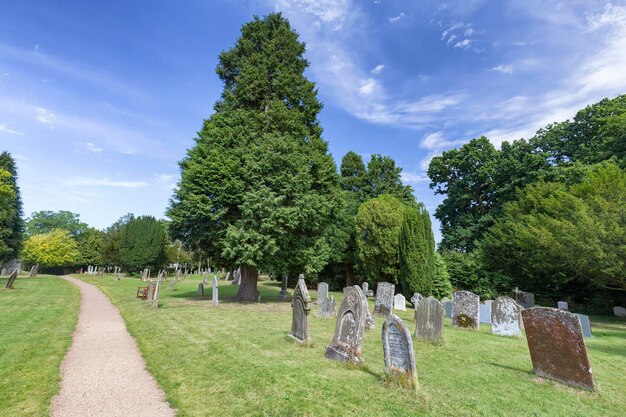 Panoramisch uitzicht op de begraafplaats tegen de hemel