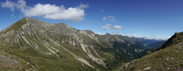 Foto panoramisch uitzicht op de dolomieten in italië