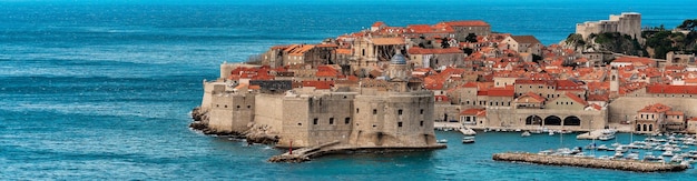 Panoramisch uitzicht op Dubrovnik, een middeleeuwse stad in Kroatië aan de Adriatische Zee Europa
