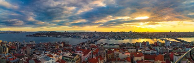 Foto panoramisch uitzicht op istanboel vanaf de galata-toren