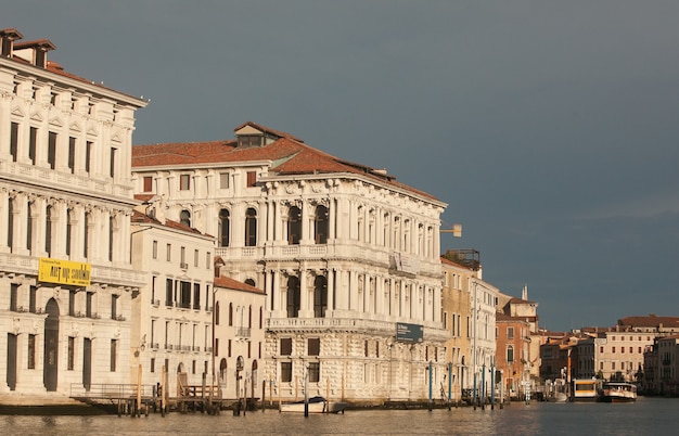 panoramisch uitzicht op venetië en het grote kanaal in italië