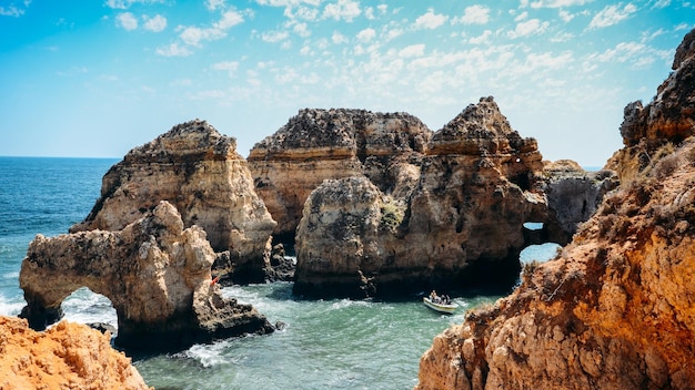 Panoramisch uitzicht Ponta da Piedade in de buurt van Lagos in Algarve Portugal