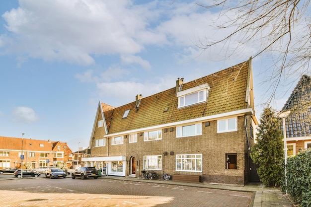 Panoramisch zicht op bakstenen huizen