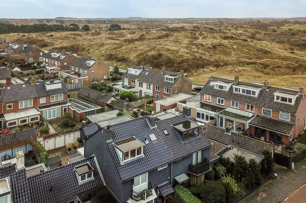 Panoramisch zicht op bakstenen huizen