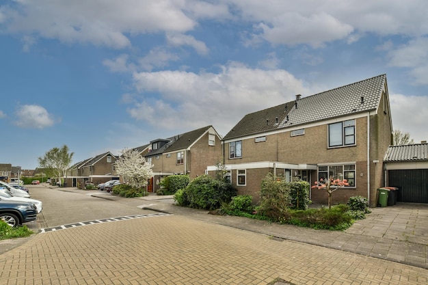 Panoramisch zicht op bakstenen huizen