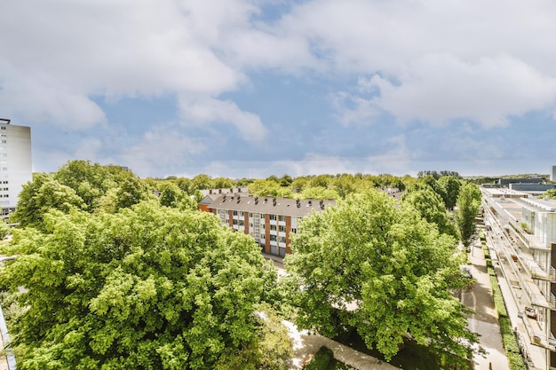 Panoramisch zicht op bakstenen huizen