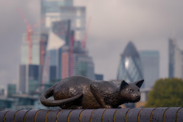 Panoramisch zicht op London39s-gebouwen vanaf de rivier de Theems, Verenigd Koninkrijk