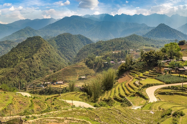 Panoramisch zicht op terrasvormige rijstveld in Sapa, Lao Cai, Vietnam