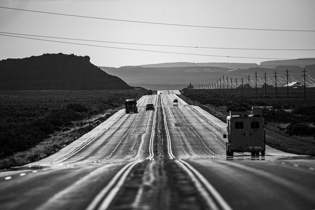 Panoramische skyline met lege weg snelweg arizona usa