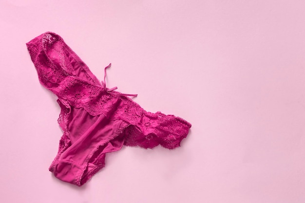 Panty op roze achtergrond