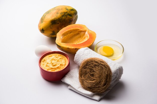 Papaya Face mask for acne treatment, selective focus