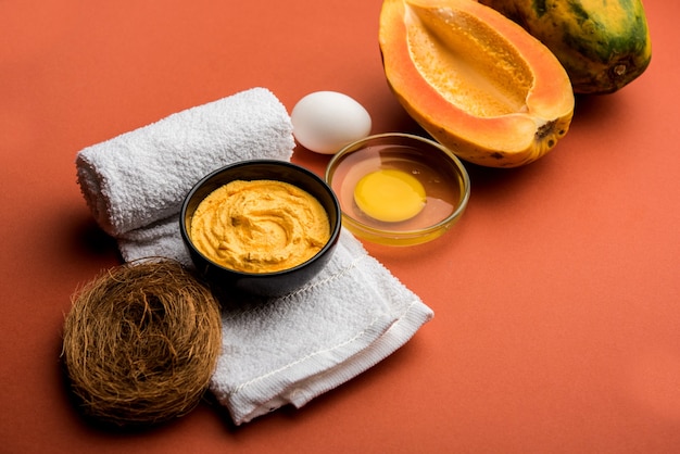 Papaya Face mask for acne treatment, selective focus