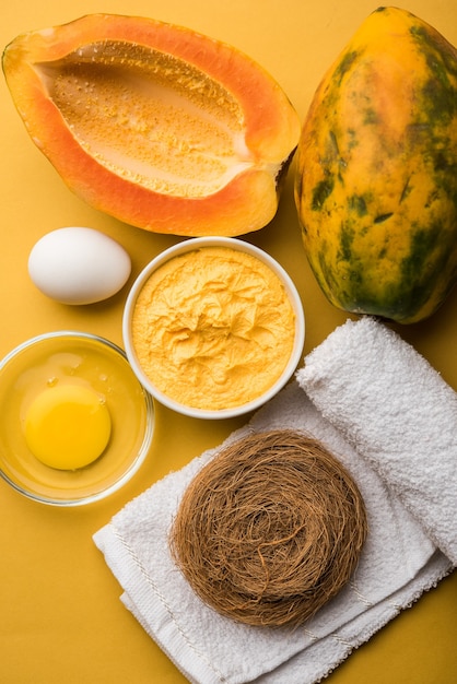 Papaya Face mask for acne treatment, selective focus