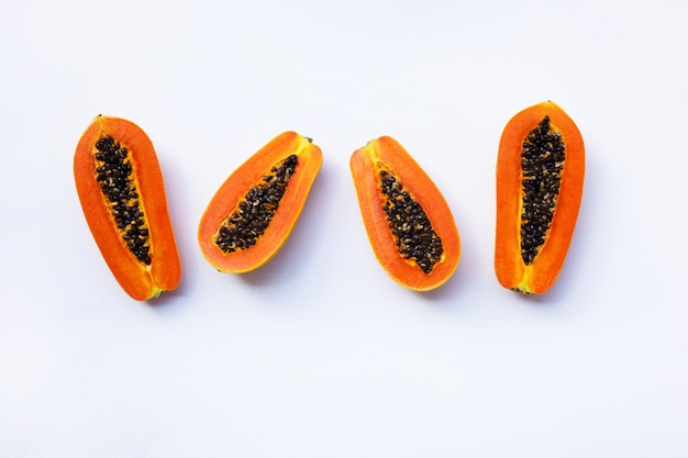 Photo papaya on white