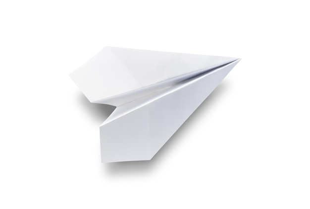 Origami di aeroplano di carta isolato su sfondo bianco